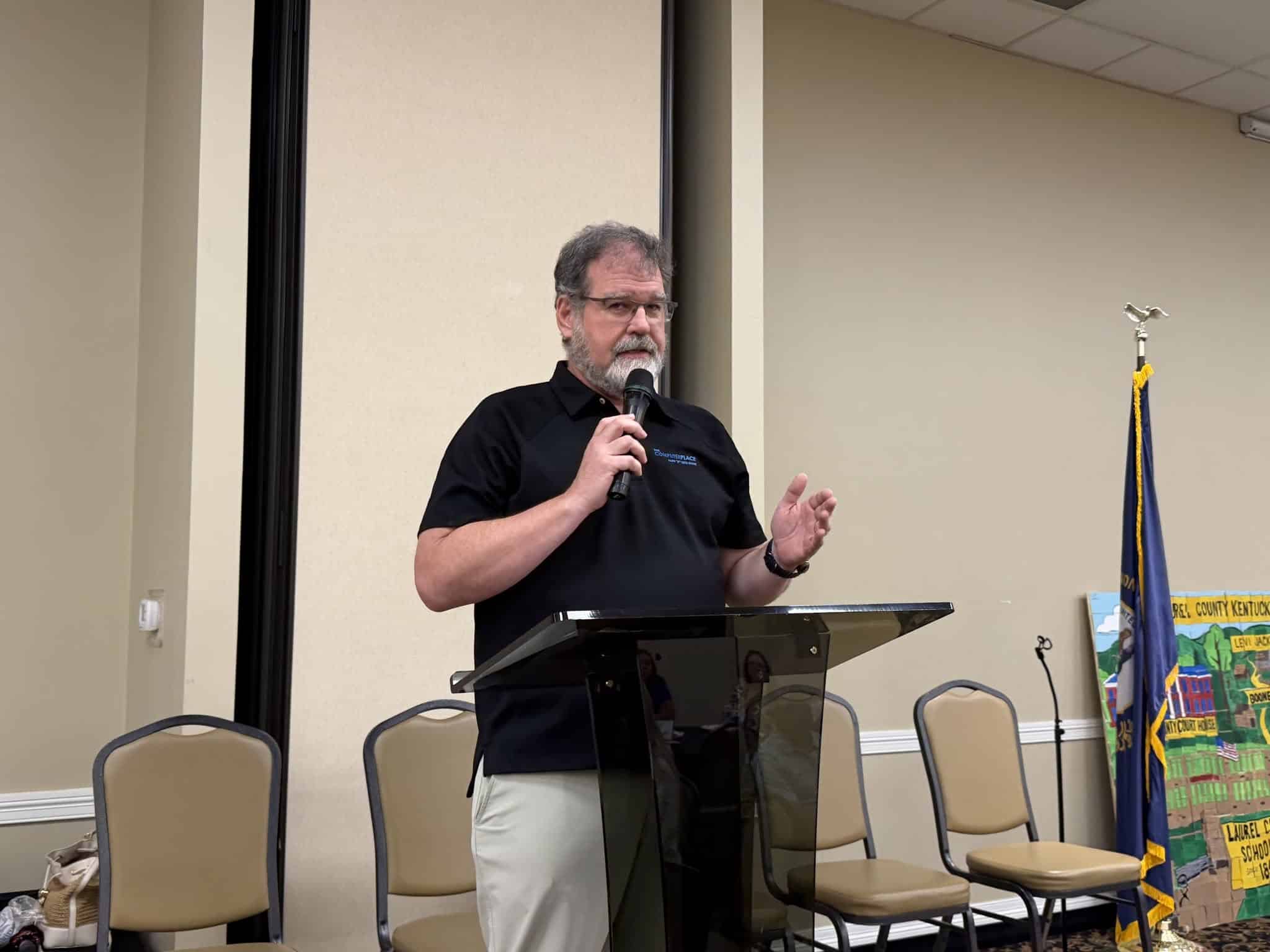 Russ Hensley speaking at a London Laurel County Chamber of Commerce luncheon